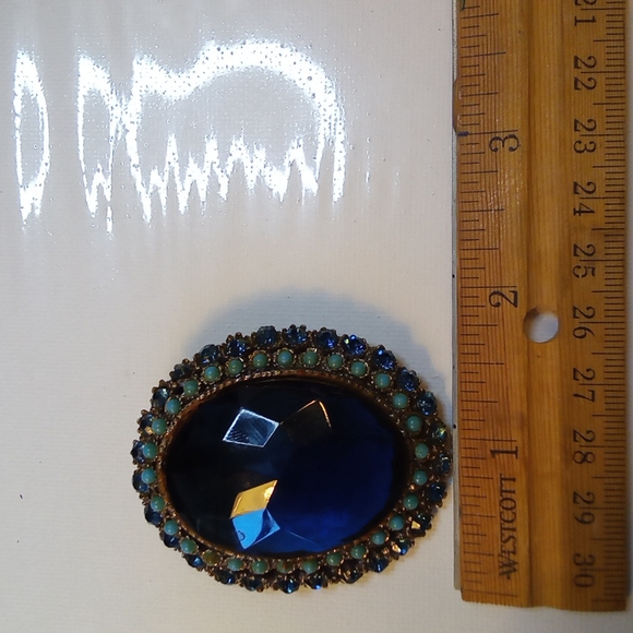 Vintage Large Czech Blue Glass and Rhinestone Pendant Brooch in Antique Gold - Picture 9 of 10